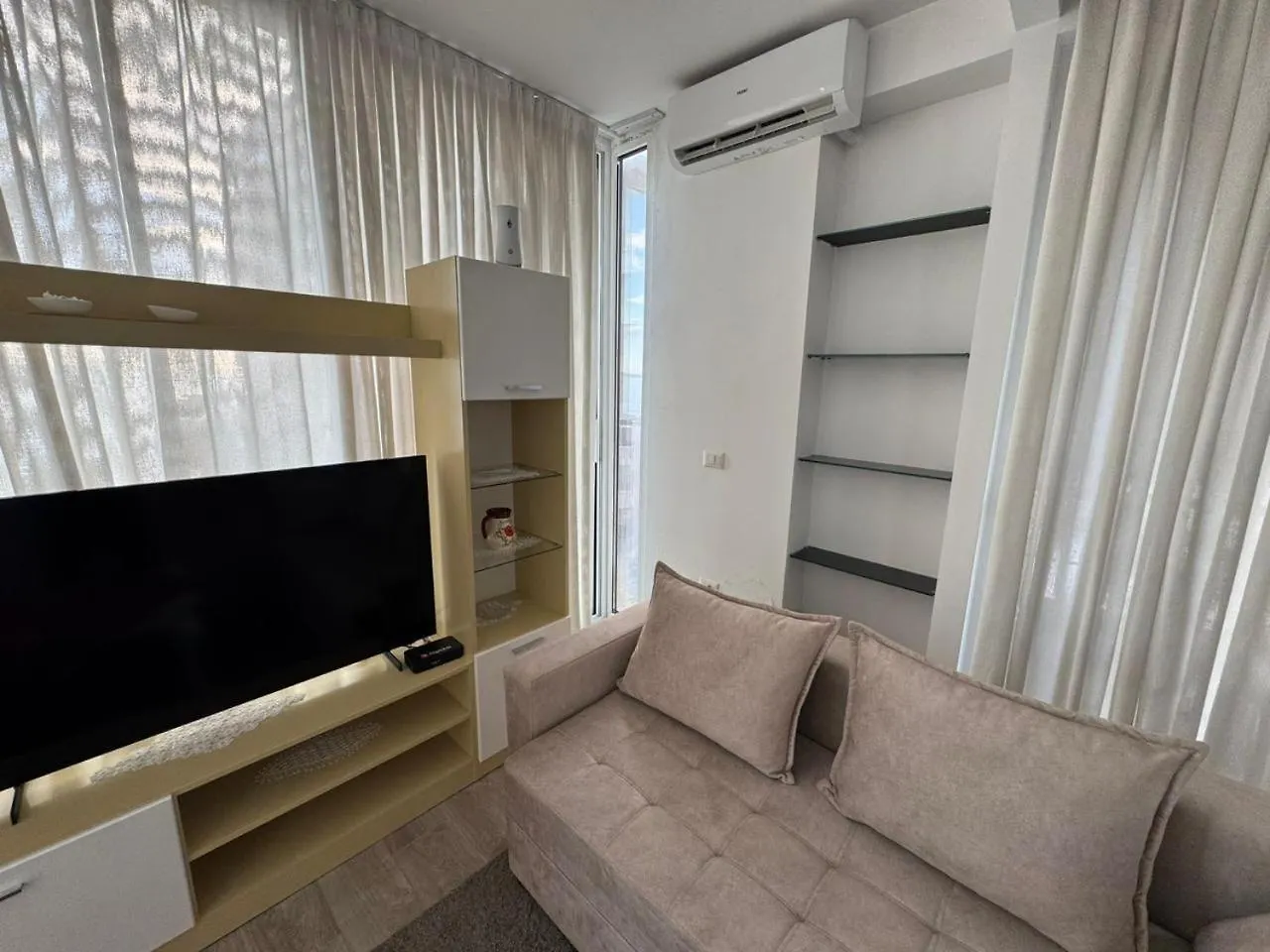 Aura Seaview Beachfront Durrës Albania